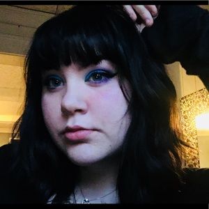 Meet your Posher, Carlie